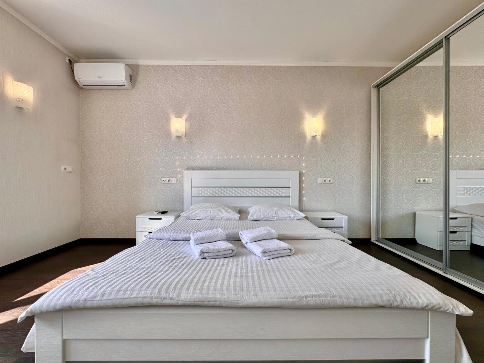 Apartpoltava Світлі Просторі Апартаменти 80М2 , 2-Окремі Кімнати, Новобудова Центр Чек Банківський エクステリア 写真